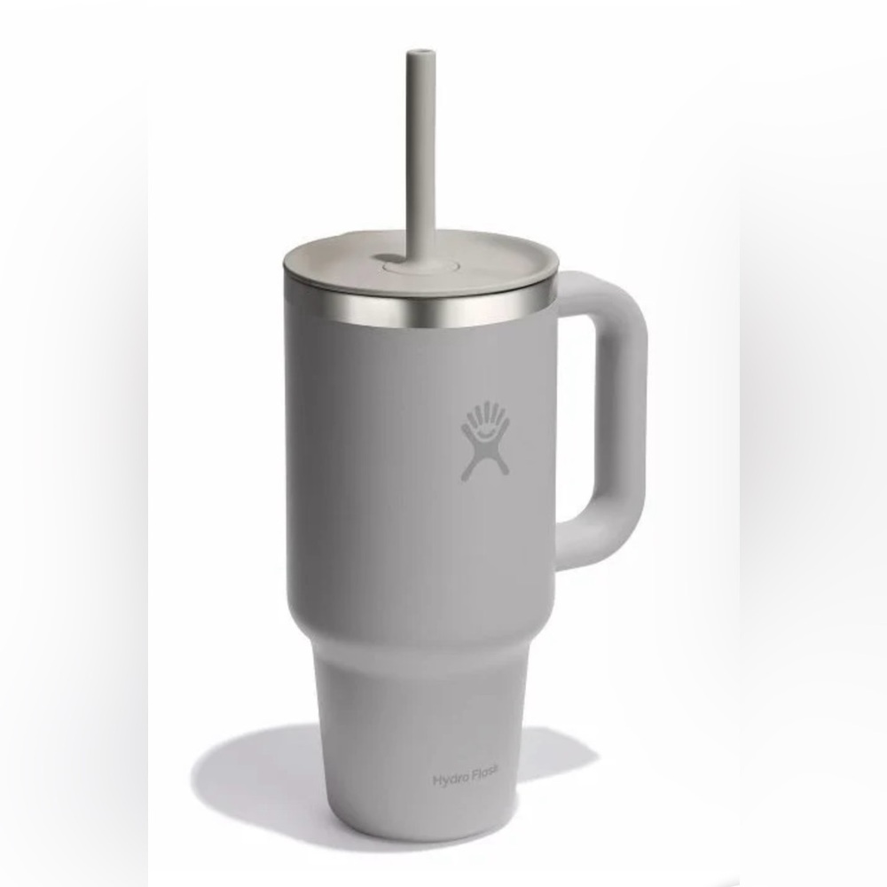 NEW IN BOX Hydro Flask 32oz Light Gray Travel Tumbler